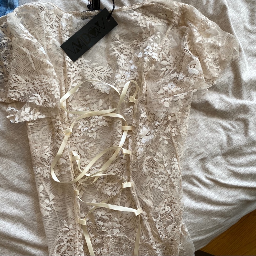 beautiful lace dress (Widow)